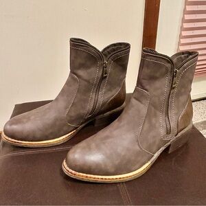 American Rag Women's Galveston Leather Boots, Side Zippers, Chocolate, Size 10